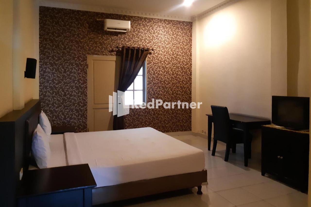 Carolina Transit Hotel Medan Bagian luar foto