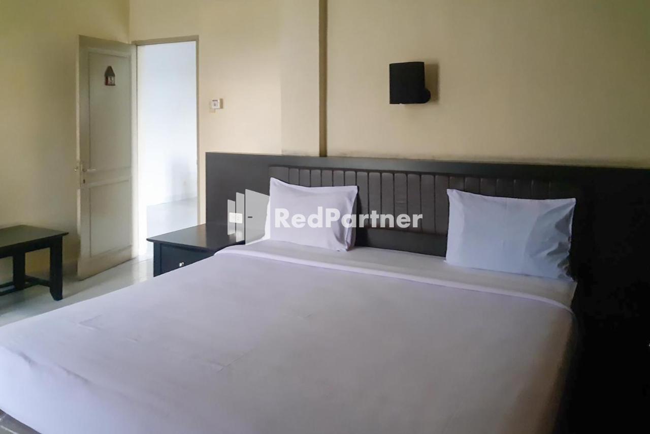 Carolina Transit Hotel Medan Bagian luar foto