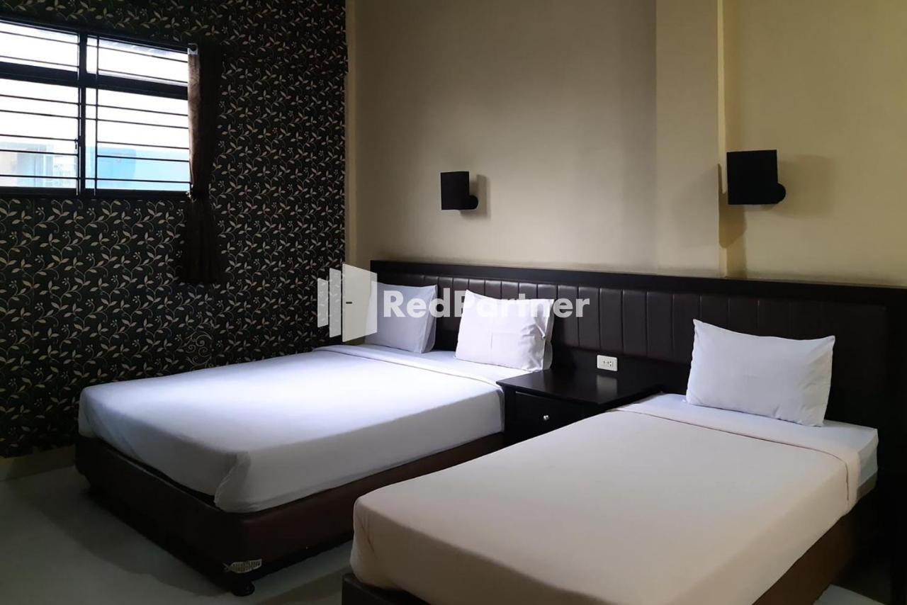 Carolina Transit Hotel Medan Bagian luar foto