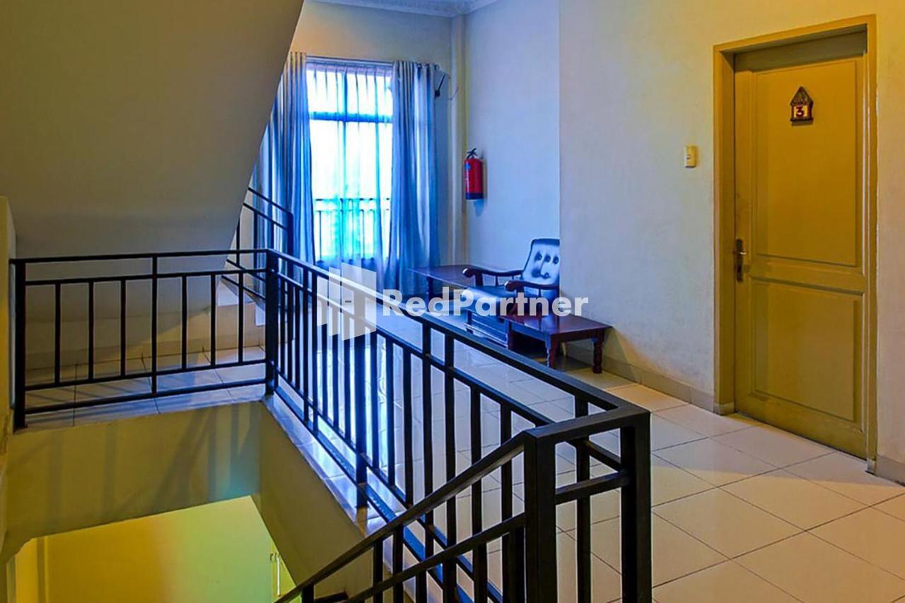 Carolina Transit Hotel Medan Bagian luar foto