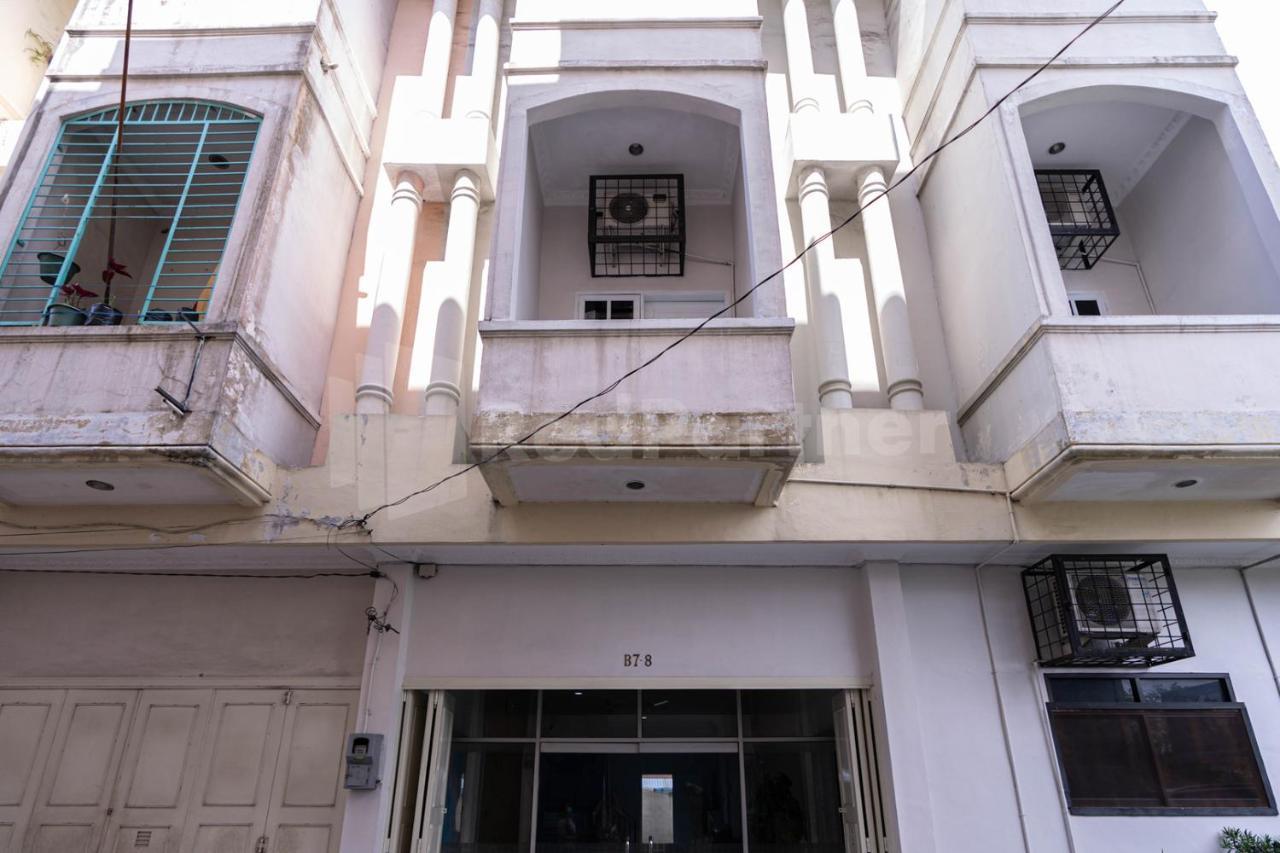 Carolina Transit Hotel Medan Bagian luar foto