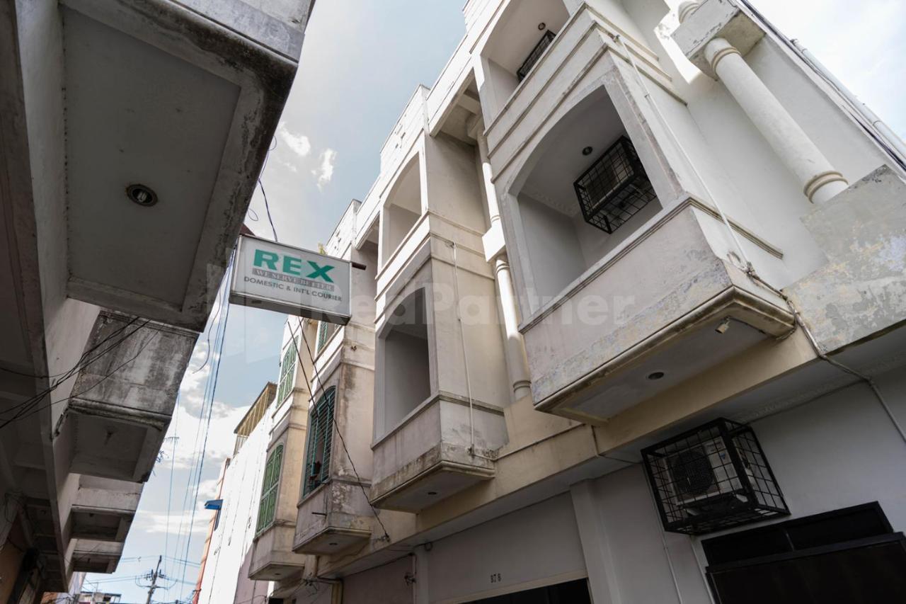 Carolina Transit Hotel Medan Bagian luar foto