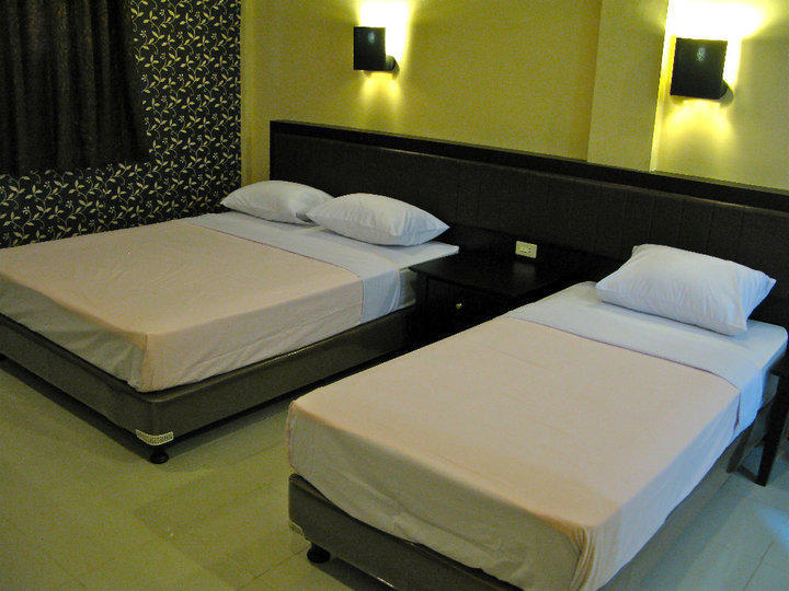 Carolina Transit Hotel Medan Ruang foto